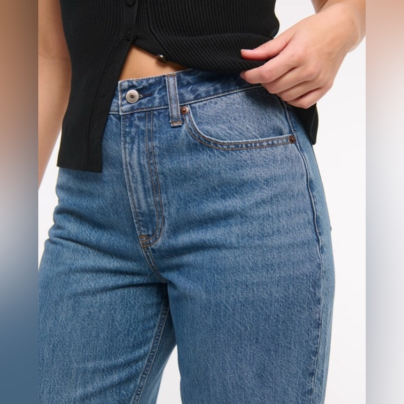 NWT Abercrombie & Fitch Curve Love High Rise Loose Medium Wash Jeans size 26L/2 - Picture 4 of 15